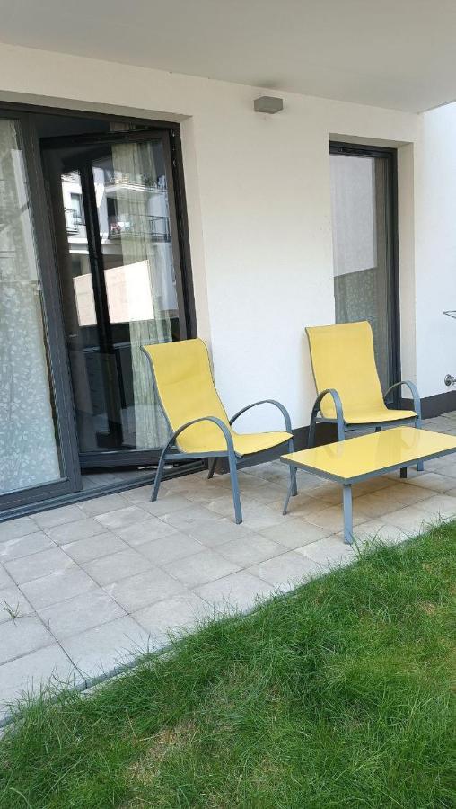 Apartment Z Ogrodkiem Na Warszawskiej Woli Warschau Exterior foto