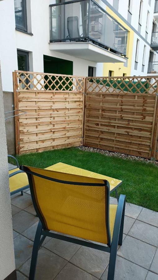 Apartment Z Ogrodkiem Na Warszawskiej Woli Warschau Exterior foto