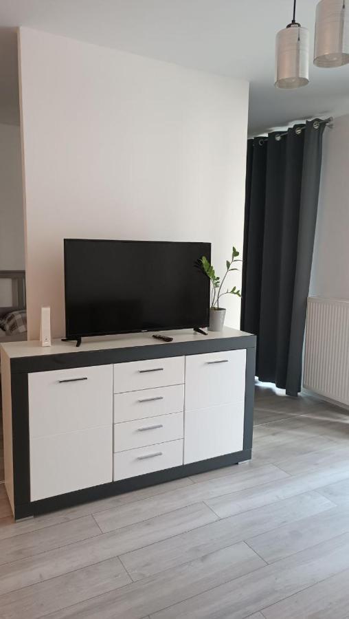 Apartment Z Ogrodkiem Na Warszawskiej Woli Warschau Exterior foto