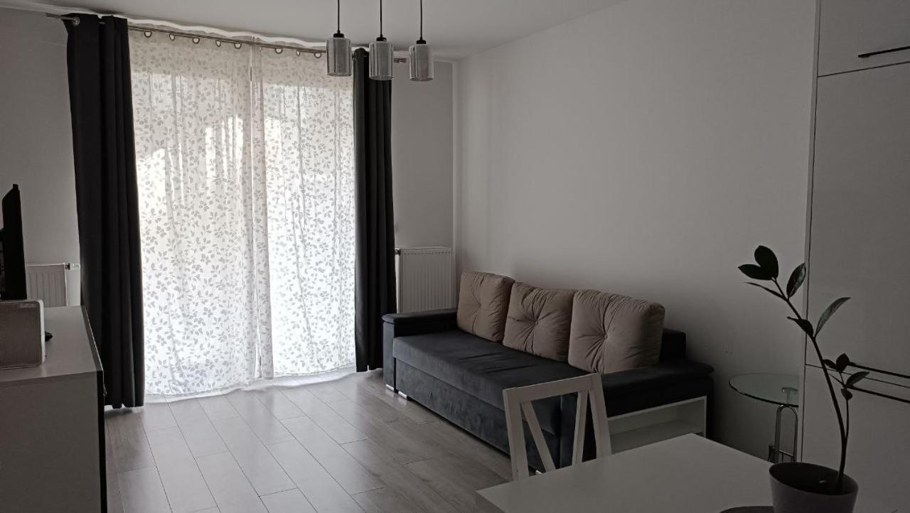 Apartment Z Ogrodkiem Na Warszawskiej Woli Warschau Exterior foto