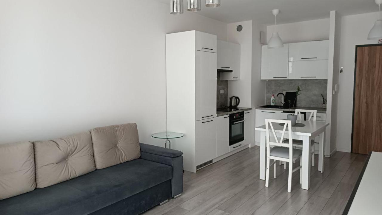 Apartment Z Ogrodkiem Na Warszawskiej Woli Warschau Exterior foto